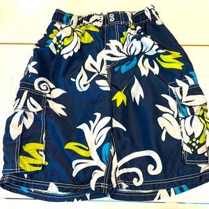 🔴Swim Trunks. Adult Small. Gently used. Missing front tie